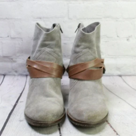 OTBT Bedford Gray Suede Side Zip Low Heel Ankle Boots Size 6.5 M - Picture 4 of 9